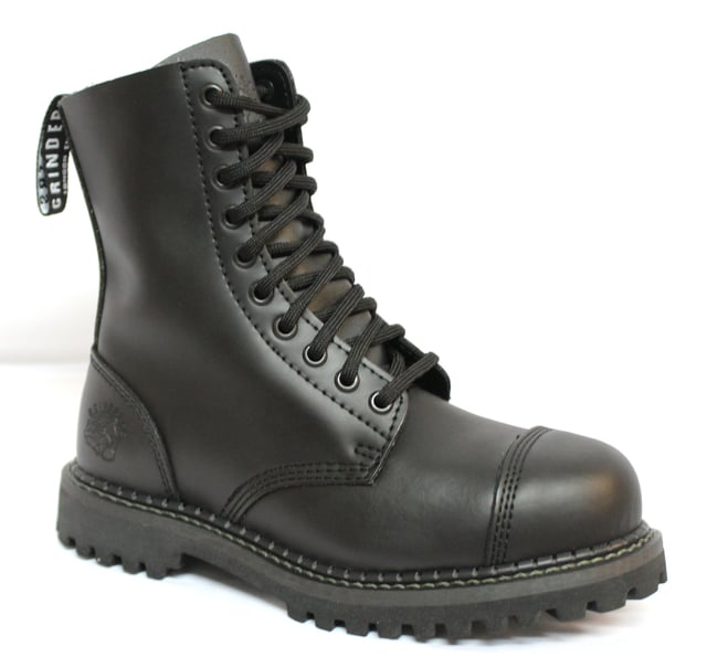El Stag es famoso por ser uno de los estilos originales de Grinders y ha seguido siendo un éxito de ventas constante. Este estilo es la versión actualizada de 2015 de la preciada bota y presenta una variedad de características que la hacen cómoda, segura y moderna. El cierre cuenta con un sistema de cordones de 10 ojales para un ajuste seguro y, para mayor protección, la puntera está cubierta con acero de 200 julios. Una plantilla acolchada agrega comodidad y la bota es más duradera con la adición de una suela de goma resistente al aceite gruesa que está cosida para un uso duradero. También se introduce una trabilla de marca en la abertura de la bota para que sea fácil de poner y quitar. • Bota Derby de 10 ojales• Puntera de acero• Cosida Goodyear• Suelas Commando de Grinders (CS)• Parte superior de cuero