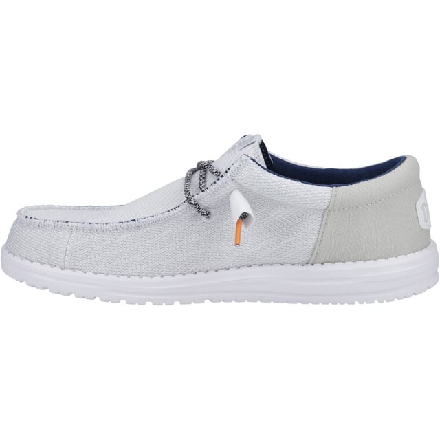 Wally Funk Open Mesh is season-ready. Airy mesh uppers meet easy-fit and support for a warm-weather moc that hangs no matter the temp.