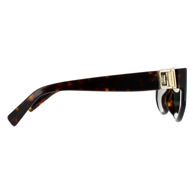 Las gafas Givenchy Rectangle para mujer en Havana Verde GV7156/S presentan un diseño rectangular contemporáneo, confeccionado en acetato grueso con la marca Givenchy a lo largo de las patillas.