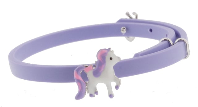 Dieses umwerfende Kinderarmband von Orphelia ist das perfekte Geschenk, um sich selbst oder einen geliebten Menschen zu verwöhnen. Das Armband ist aus 925 Sterlingsilber gefertigt, silberfarben, hat eine Länge von 4 cm, wiegt 1,4 Gramm und ist an der breitesten Stelle 0,5 cm breit. Das Orphelia Kinderarmband aus 925 Sterlingsilber – Silber ZA-7156/LILA wird in einer atemberaubenden Geschenkbox geliefert und hat eine zweijährige Garantie.