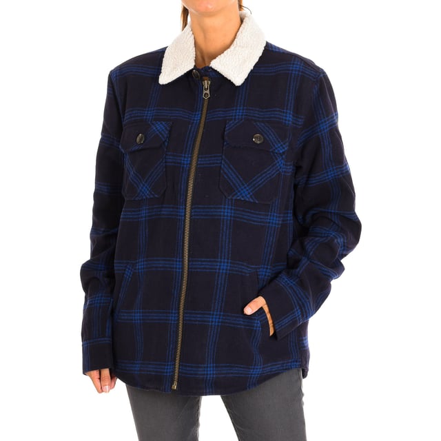 Le temps des Cerises jacket.
 Navy color pictures
 Padded jacket, for cold climates.
 Classic collar with lapel.
 Main zipper closure.
 Two front pockets.
 Buttoned cuffs.
 Lined interior.
 Seams seen in tone.

 Composition: 100% Polyester; Lining: 100% Polyester.

 -Machine wash at a maximum temperature of 30º.
 -Do not use a dryer.
 -Do not use bleach.
 -Iron temperature max. 110º.
 -Do not dry clean.
 Composition: 100% polyester; Lining: 100% Polyester.
 Care:
-Machine wash at a maximum temperature of 30º.
 -Do not use a dryer.
 -Does not use bleach.
 -Iron maximum temperature 110º.
 -Do not dry clean.
