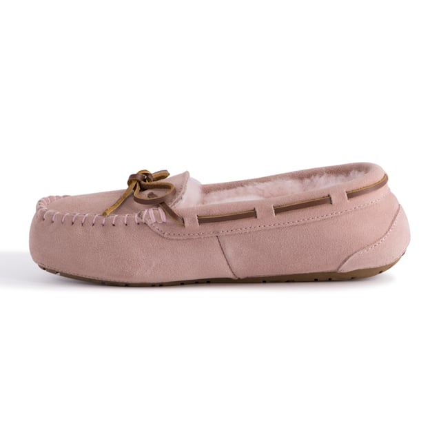 Cosy moccasin you will never want to take off your feet
Plush premium Australian sheepskin lining
Leather suede upper - Water Resistant
Full Australian sheepskin insole
Fine craftsmanship
Light weight EVA outsole - soft and extra cushioning

Sheepskin breathes allowing feet to stay warm in winter and cool in summer
100% brand new and high quality, comes in a branded box, suitable for gift