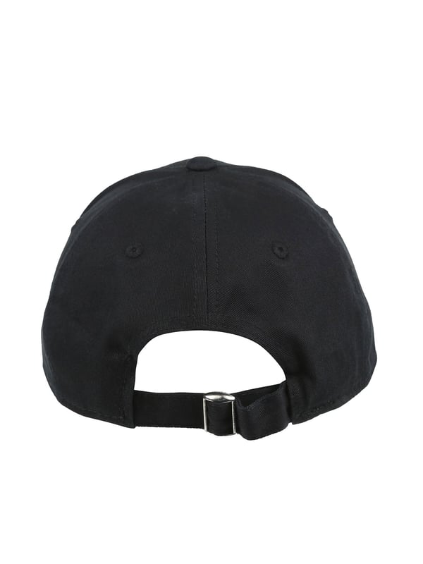 Enhance your sportswear collection with this cap from the LUKE womenswear performance range. It is crafted from a smooth, lightweight cotton and is detailed with embroidered eyelets to keep you cool. It features an adjustable buckle fastening for a custom fit and is finished the brands iconic rubberised lion head badge.