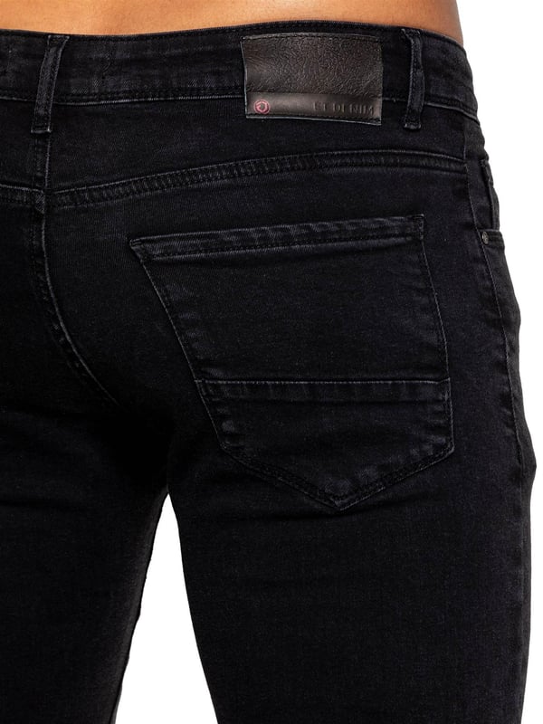 Eto Mens Straight Leg Jeans. Con un diseño de 5 bolsillos. Fácil y cómodo de llevar. Botones y remaches de marca. Ideal para ropa casual o de trabajo.