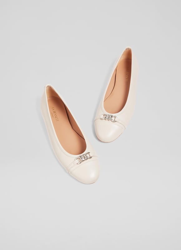 LK Bennett Brielle Flats, Ecru Stand out in any setting with the Brielle twist trim ballerina flats. Crafted in sumptuous ecru Nappa leather with a sophisticated round toe and delicate trim detail, these flats are the epitome of smart-casual. Perfectly paired with a flowing midi skirt or your favourite tailored trousers, these versatile flats add a touch of elegance to any outfit. Made in Spain.