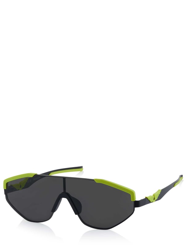 100% metal; gafas de sol Zadig Voltaire;  Modelo: OWEW00129 010FS;  Mano de obra de alta calidad;  Forma de gafas: Deportiva;  Color del marco: Negro-Verde;  Color de la lente: Gris oscuro;  Nivel de tinte: Categoría 3 (oscuro), protección UV;  Dimensiones: 99 - 0 - 140 mm;  Detalles del logotipo de Zadig Voltaire;  -------------------------------------------------- --;  Instrucciones generales de uso y seguridad: Dependiendo del modelo, las gafas de sol no son igualmente adecuadas o permitidas para todas las condiciones/actividades de iluminación (tráfico, etc.). Infórmese en consecuencia y actúe siempre con responsabilidad;  Ciertos colores de lentes (coloridos) (azul, rojo, rosa, violeta, amarillo, naranja, etc.) pueden no recomendarse ni permitirse en absoluto para el tráfico por carretera, ya que pueden distorsionar la percepción del color de los semáforos, las luces de freno y las señales de tráfico. , etc. en una medida superior a la media;  Las gafas con monturas, patillas o similares que limiten (significativamente) la visión sólo deben utilizarse con la debida precaución y, dependiendo de la actividad, no deben utilizarse en absoluto (tráfico, etc.);  La selección del modelo (incluida la categoría/nivel de tinte) debe basarse en las condiciones y los planos de iluminación;  NO apto para actividades al anochecer/noche o en condiciones de mala visibilidad;  NO apto para visualización directa del sol o de un eclipse solar;  NO para protección contra fuentes de luz artificial (por ejemplo, solariums);  NO para protección ocular durante trabajos mecánicos o riesgos como impactos;  NO utilizar si hay desgaste/daños (gafas, filtros, monturas...);  Los modelos con elementos puntiagudos y/o relativamente alejados (marco) o similares sólo deben utilizarse con precaución o a una distancia de seguridad suficiente del entorno respectivo (incluidas otras personas);  Para obtener más información, consulte los documentos adjuntos u otra información técnica y del fabricante.