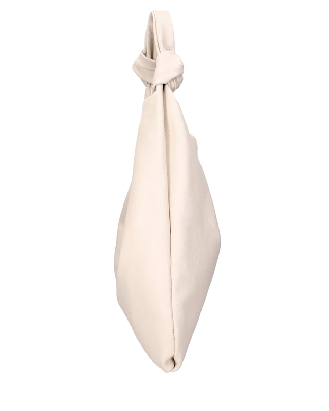 Bolso bandolera para mujer. El cierre es con botón magnético. Los bolsillos internos están ausentes. Los bolsillos externos están ausentes. Falta la correa para el hombro. El mango es de cuero. Hay un compartimento interno. El material exterior es piel auténtica tipo dólar. Internamente está forrado en tejido 70% algodón - 30% poliéster. Medidas: 40x42x2 cm. Hecho en Italia