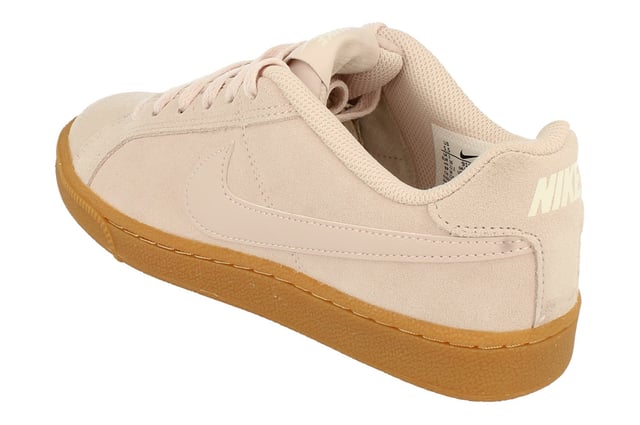 The Nike Court Royale Suede Trainers for ladies are crafted with a soft suede upper and low-profile cushioning for comfortable wear with each step. The herringbone pattern outsole offers durability and grip, so you can step confidently.
Nike Womens Court Royale Suede Trainers 916795 - Silt Red Silt Red 600