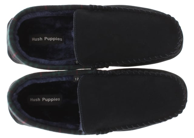 Hush Puppies Andreas Wildleder-Herren-Hausschuhe In Marineblau Eine klassische Wahl, der Andreas-Hausschuh hat ein echtes Wildleder-Obermaterial, eine flexible Sohle und ein Memory-Foam-Interieur, um Ihnen zu Hause maximalen Komfort zu bieten.
