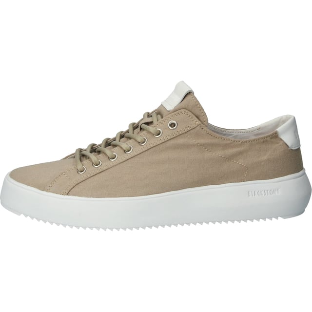 The Blackstone Morgan low is an unlined minimalist sneaker made of supple canvas. The combination of the soft material, supple sole and cotton laces makes it the perfect shoe for any occasion.