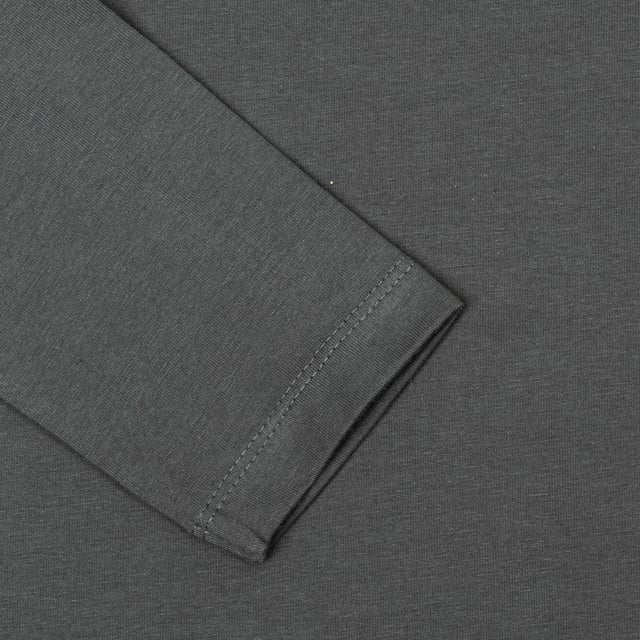 Long-sleeve T-shirt.
 Long neck.
 Seams seen in tone.
 Composition: 95% Cotton, 5% Elastane
 Care:
- Wash at max. 30ºC.
 - Do not use bleach.
 - Iron at low temperature.
 - Supports dry cleaning.
 - Do not use dryer.
