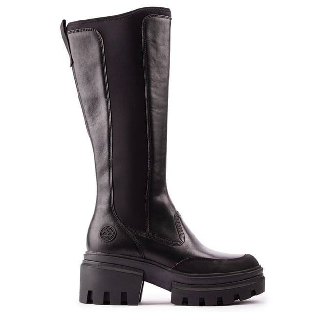 Las mejores experiencias y los mejores estilos se basan en lo simple. pero personalidades fuertes. Esto es exactamente lo que define la bota alta Everleigh de Timberland, que combina la actitud audaz de Timberland con un corte esbelto y fuerte que combina sucintamente una parte superior de cuero de primera calidad con la comodidad de la plantilla OrthoLite® y una elevación. suela con tacos.