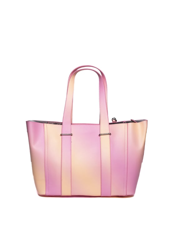 Jazmín Compras Rojo Bolso de mano Juicy Couture: Celebra tu elegancia
Con este bolso tote, Juicy Couture celebra la feminidad y la elegancia. Su atrevido color rojo y su moderno diseño lo hacen perfecto para expresar tu personalidad. Su espacioso interior y su practicidad lo hacen ideal para el uso diario.
Dimensiones: 37 x 17 x 27 cm