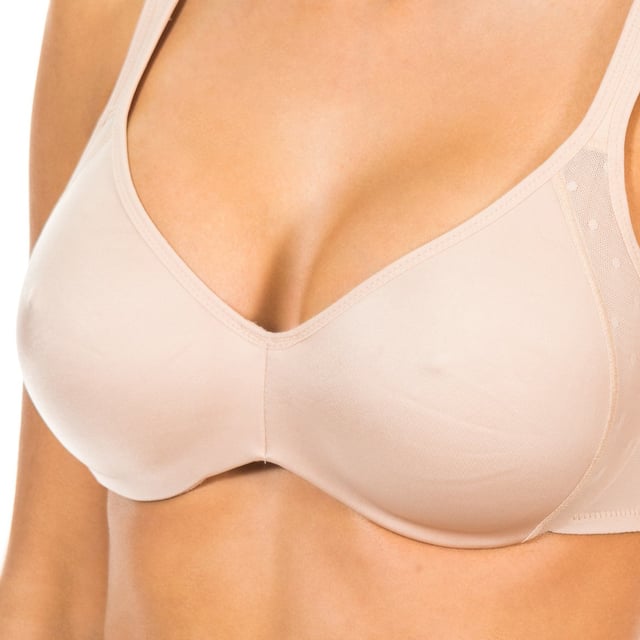 Sujetador de la marca Playtex.
Sujetador de copa blanda y con aros.
Sin relleno.
Tirantes anchos elásticos y regulables.
Tejido con transparencias.
Cierre trasero mediante corchetes de tres posiciones.
Laterales elásticos.
Costuras vistas a tono.
 Composición: 76% Poliamida, 24% Elastano
 Cuidados:
Lavar a mano.
No usar lejía.
No usar secadora.
No planchar.
No lavar en seco.
