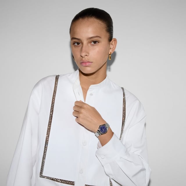 Model: YA1265043EAN: 7319035023070Movement: QuartzBracelet color: SilverWaterproofing: 50MDial color: BlueBracelet material: Stainless SteelDial diameter: 32 mmGender: WomenDisplay: AnalogueStyle: CasualCollection: Gucci