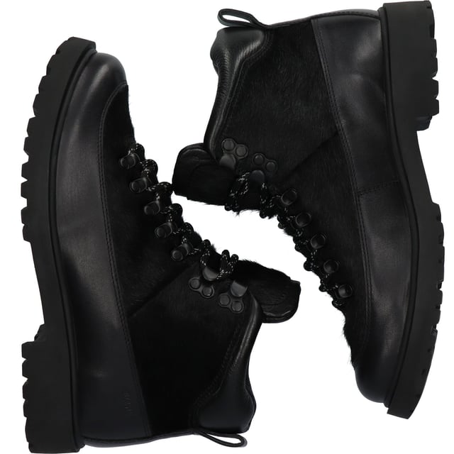 Boots der Marke Blackstone. In der Farbe BLACK. Hergestellt aus Leather mit einem Futter aus Sheepskin. Dieser Schuh ist mit einer Profile Sohle gefertigt.