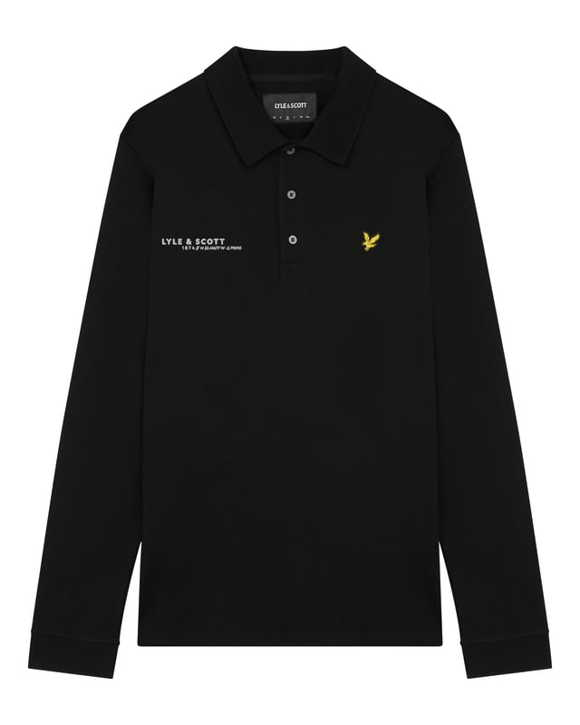 För svalare morgnar på golfbanan är Lyle \u0026 Scott långärmad polotröja en polotröja i spandex/bomullsblandning. Den har en minimalistisk design och är tillverkad av stretchmaterial med fukttransporterande egenskaper för komfort på banan.