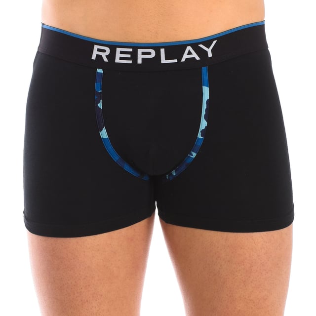 Stretchkatoenen boxer.
 Elastische rubberen tailleband, met de merknaam geborduurd.
 Comfortabele en ademende stof.
 Anatomische voorkant, met de mogelijkheid om vast te houden zonder te knellen.
 Naden in toon zichtbaar.
 Samenstelling: 95% Katoen, 5% Elastaan
 Onderhoud:
Wassen op maximaal 40º.
 Strijken op lage temperatuur.
 Geen bleekmiddel gebruiken.
 Geen droger gebruiken.
 Niet chemisch reinigen.