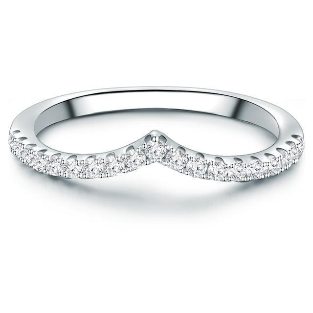 Are you looking for a engagement ring that connects a lot of glamor with a trend -conscious design? Then this creation of the Seror Manufaktur 1934 is the right choice. Eyecatcher is the V-shaped ring splint, which is inspired by the classic memoire ring half with sparkling zirconia stones. The crystals in brilliant cuts spark an incomparable sparkle on the ring finger. The ring rail made of 925 sterling silver is protected from starting by a rhodium coating. The result is an accessory that is a real alternative to expensive diamond rings and is also popular after the wedding.