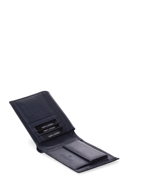 Cartera de hombre. El cierre está ausente. Los bolsillos internos son tarjeteros para billetes y monedas. Los bolsillos externos están ausentes. Falta la correa para el hombro. Falta el mango. Hay un compartimento interno. El material exterior es 100% Piel Auténtica. Internamente está forrado en piel auténtica. Medidas: 12,5x10x2 cm. Producto de moda