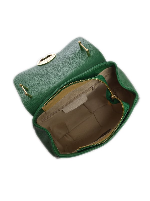 Crossbody tas
100% rundleer
Ritssluiting aan de bovenkant
Metalen gespsluiting aan de voorkant
Intern vak met rits
Afmetingen : 20x23,5x7,5 cm
Handvat: 21cm
Schouderriem: 120 cm verstelbaar
