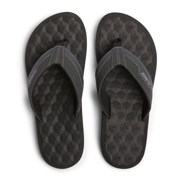 These super chill, water-friendly and lightweight sandals feature a soft, textured EVA footbed with an excellent geo design that offers great grip. Instantly comfortable straps feature a sophisticated dual color design. You will love The Ripper.