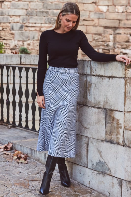 REASONS TO BUY:

Skirts are trending this season
Timeless dogtooth check - it's a wardrobe classic
Bias cut ensures it hangs beautifully
High waist, cinching belt - it doesn't get more flattering
You'll wear it for work and play
Gorgeous with ankle boots and a cosy knit