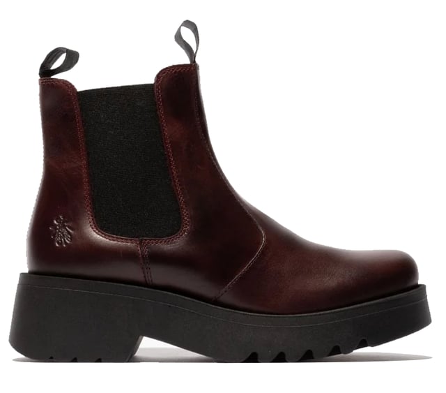 Mejora tu estilo con los botines Chelsea Biker con tacón de cuña Medi de Fly London, una versión moderna de un clásico básico de tu armario. Estas botas, confeccionadas en piel de primera calidad, cuentan con un forro de microfibra estampada para mayor comodidad y una suela de goma gruesa para mayor durabilidad. El diseño fácil de poner incluye inserciones elásticas y tiradores, lo que garantiza un ajuste perfecto. El logotipo grabado en el lateral añade un toque del estilo característico de Fly London, lo que hace que estas botas sean una incorporación destacada a cualquier colección. Parte superior de piel de primera calidad, forro de microfibra estampada, suela de goma gruesa con tacón de 5,5 cm, inserciones elásticas y tiradores, detalle del logotipo grabado.