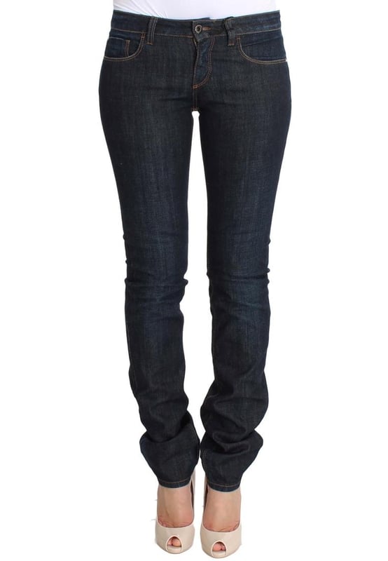 Marca: Costume National CNC.
  Ajuste: Slim fit skinny.
  Color: Azul.
  Material: 98% algodon 2% elastano.
  Mosca: Mosca con cremallera.
  Bolsillos: Dos delanteros y dos traseros.
  Fabricado en Italia.
  Detalles del logotipo.