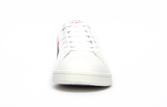Tap into sleek, contemporary casual style with these Steadman trainers from iconic menswear brand, Penguin Original. The Penguin Steadman is a sleek and refined everyday trainer thats packed full of authentic American retro styling. Bringing heritage inspired style to your casual outfits, the Penguin Steadman is a versatile choice for the new season. Crafted from a textile canvas upper and featuring stripe detailing to the sides finished with Penguin branding to the tongue, side and heel, this is a must have trainer for any stylish man looking to elevate his casual look.
 - Canvas / textile upper
 - Soft padded interior
 - Textured vulc outsole
 - Classic lace up fastening
 - Original Penguin branding throughout
 Please Note:
 This trainer is being sold as a B grade as there are imperfections in the way of small stain marks which are visible on the heel of the shoes. These imperfections are minimal and when worn with trousers the marks will probably not be visible. Once the shoes have been worn once or twice the marks / imperfections will blend in with the overall look. If you are unhappy with your purchase, we will be happy to accept the shoes back as long as they are unworn.