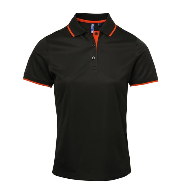 Contrasterende getipte details op de kraag, placket, armmanchetten en ventilatieopeningen aan de zijkant. Zijpanelen voor een passende vorm. Borst- en rugpijlen. Plaatsing van drie knoppen. Geribbelde kraag. Wasvoorschriften Huishoudelijke wasbeurt 40c. Stof 100% polyester. XS - 8, S - 10, M - 12, L - 14, XL - 16, 2XL - 18.