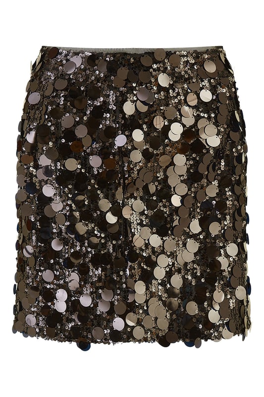 Shimmy into the festive season in this gorgeous mini skirt - With oversized sequins to really up the style stakes. The simple shape paired with a hemline split really does make this partywear perfection. Style with tights and a simple top for chic vibes.