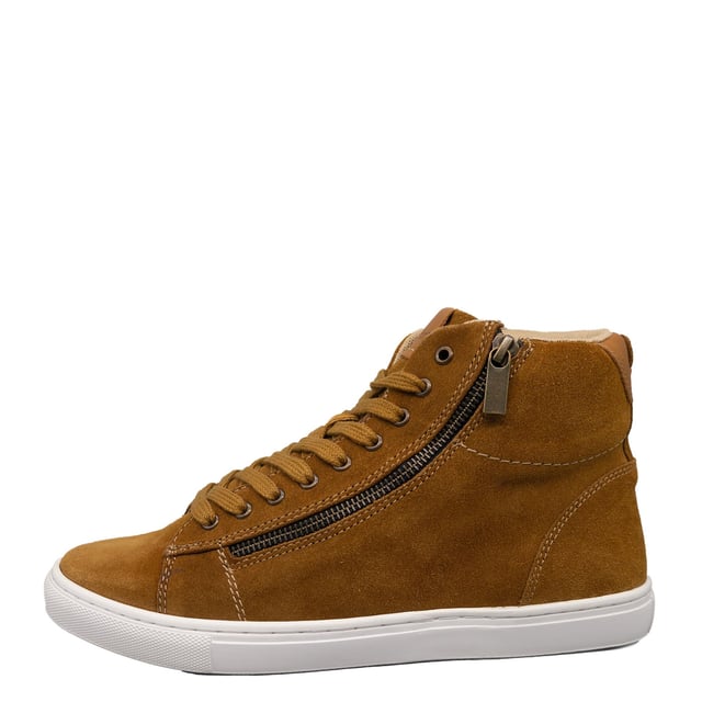 Level up your everyday trainer collection with the Ilford High Top Trainers, featuring soft suede leather uppers and a classic lace up design. Complete with a zip fastening for a trend-led feel and easy to wear style.