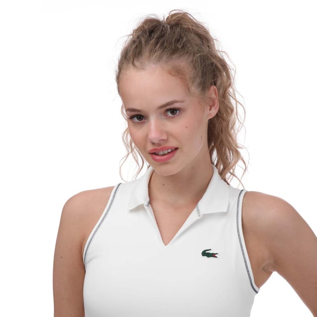 Designed for HIIT & FUNCTIONAL TRAINING  with an intensive frequency  this product is providing you medium support which guarantees you the perfect level of support during your trainings with moderate impact. It offers stretch fabric  as well  to follow your every move during training. But also breathability which guarantees you air circulation Our iconic polo revisited as a bra to allow you to combine performance and style. It has been tested by athletes to ensure functionality. The core performance capsule includes all the basics you need to achieve your best performance.