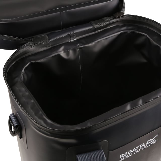 Lining: PE Foam, TPU. Fabric: Tarpaulin. Fabric Technology: Waterproof. Design: Contrast, Logo. Keeps Contents Cool For Up To 10 Hours, Removable Padded Shoulder Strap, Spill-Resistant Inner, Zip Pullers. Please Note: Ice Packs Not Included. Outer Materials: 100% Polyester. Fastening: Zip.