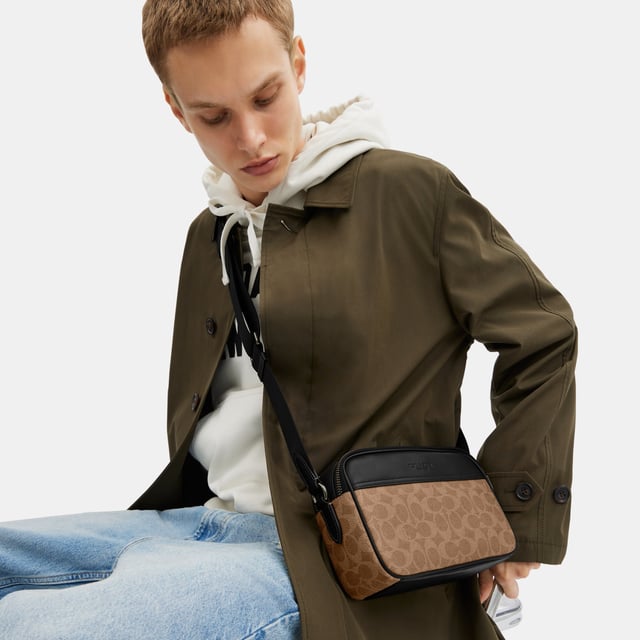 Graham Crossbody In Signature, Inside multifunction pocket, Outside slip pocket,  Length: 23.00 cm,  Width: 7.00 cm,  Height: 15.00 cm