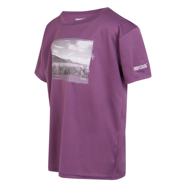 Regatta Kinderen/Kinderen Alvardo VIII Foto T-shirt (Zonsondergang Paars) 100% Polyester. Ontwerp: Grafisch drukwerk, Logo, Foto. Hals: Crew Neck. Mouwtype: Korte mouwen. Stoftechnologie: Duurzaam, Vochtafvoerend, Sneldrogend. Duurzaamheid: Gemaakt van gerecycled materiaal. Zonne-rating: UPF 40+. 7-8 jaar: 26 in. 15-16 jaar: 36 in. 13 Jaar: 32 in. 14 Jaar: 33 in. 3-4 jaar: 22,5 in. 5-6 jaar: 24 in. 11-12 jaar: 31 in. 9-10 jaar: 28 in.