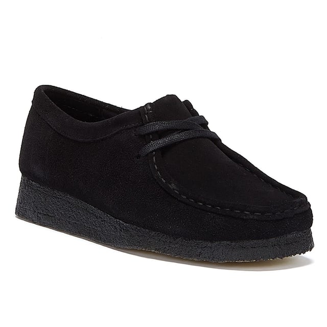 Launched in 1964, the moccasin-inspired Wallabee, with its clean and simple lines, has become an iconic Clarks design. Crafted from premium suede this classic design features a distinctive crepe sole along with a 2-eye lace-up fastening .