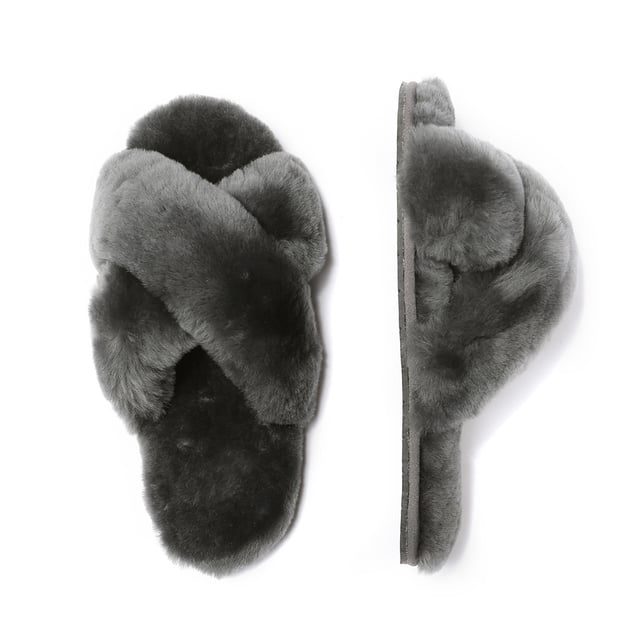 EVER AU Women Dove Crossover Slides Indulge in the allure of comfort and opulence with the Dove crossover slides. Embrace its effortless wearability and charming appeal, as it seamlessly melds comfort and style. With a diverse selection of colors, you can select the perfect shade to complement your unique fashion preferences.
Description:
Sheepskin Upper
Sheepskin Wool Lining
Sheepskin Wool Insole
Rubber Sole
Technologies:
Water Resistance Upper
Light Weight Outsole