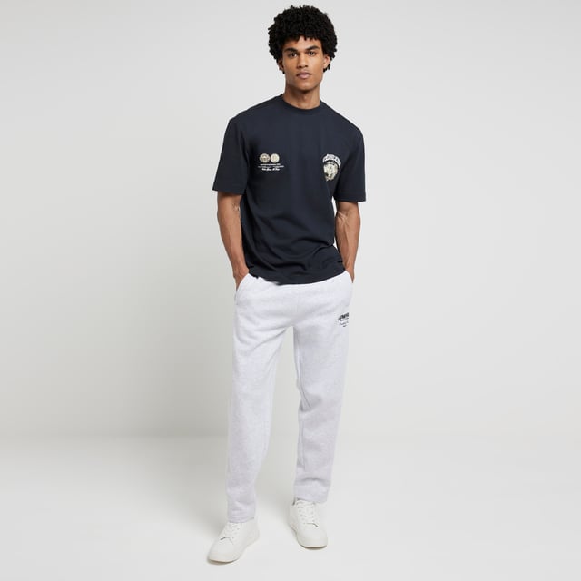 Regular fit, Graphic print, Crew neckline, Short sleeves