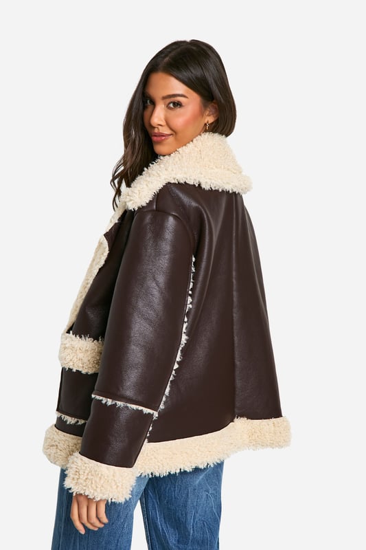 Wrap up in the latest coats and jackets and get out-there with your outerwearBreathe life into your new season layering with the latest coats and jackets from boohoo. Supersize your silhouette in a padded jacket, stick to sporty styling with a bomber, or protect yourself from the elements in a plastic raincoat. For a more luxe layering piece, faux fur coats come in fondant shades and longline duster coats give your look an androgynous edge.