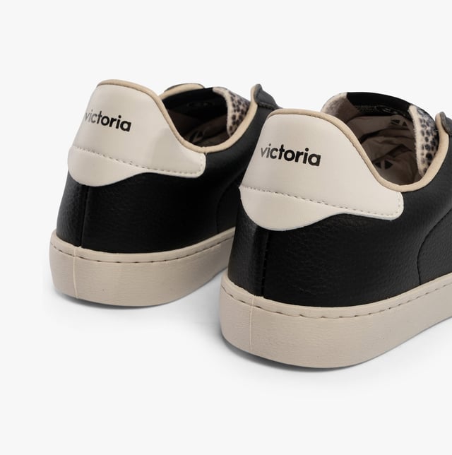 BERLIN FAUX LEATHER PUMPED CYCLIST Womens Trainers Negro Victoria BERLIN FAUX LEATHER PUMPED CYCLIST Womens Trainers Negro
Upper Material: Faux Leather
Lining Material: Cotton/Microfibre
Sole Material: PVC
Closure/Fastening: Lace-Up
Features: Comfort
Toe Shape: Round
Shoe Width: Regular
Item Weight: 0.5 KG
Heel Height: Low (2.5-4.9cm)
Shoe Shaft Height: Low Top
Trainer Style: Casual
Gift Boxed: No
Product Code: 1126198/NEGRO