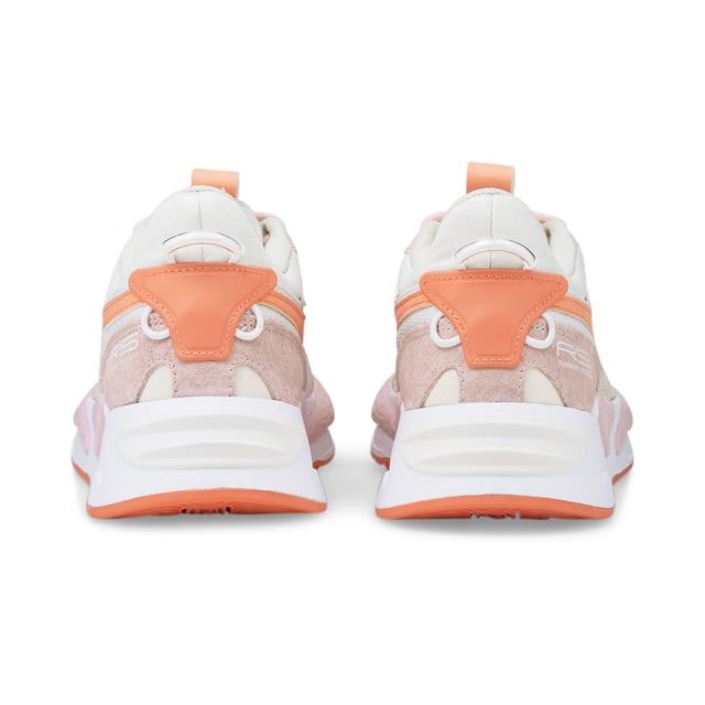 Specificaties: Streetstyle sneakers met gekleurde details in verschillende stoffen. De schoen is voorzien van Running System dempingstechnologie en een tussenzool van polyurethaan voor een comfortabele pasvorm Bovenwerk: Leer en stof Vetersluiting: Ronde veter Type zool: Antislip rubberen zool, verhoogd op de hiel Genummerd: UK