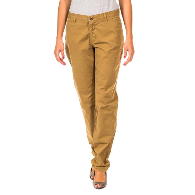 Lange Hose für Frauen.
 Reißverschluss und Knopfverschluss auf der Vorderseite.
 Zwei offene Taschen auf der Vorderseite.
 Aufdruck des Markenlogos auf der Vorderseite.
 Zwei offene Taschen auf der Rückseite.
 Gürtelschlaufen.
 Stoffetikett mit dem Markennamen auf der Rückseite des Bunds.
 Gerade geschnittener Hosenboden.
 Nähte in Ton gehalten.
 Zusammenstellung: 100% Baumwolle
 Pflege:
Maximal bei 40ºC waschen.
 - Bügeln bei mittlerer Temperatur, max. 110ºC.
 - Erlaubt die Verwendung eines Trockners.
 - Keine Bleichmittel verwenden.
 - Chemische Reinigung ist nicht möglich.