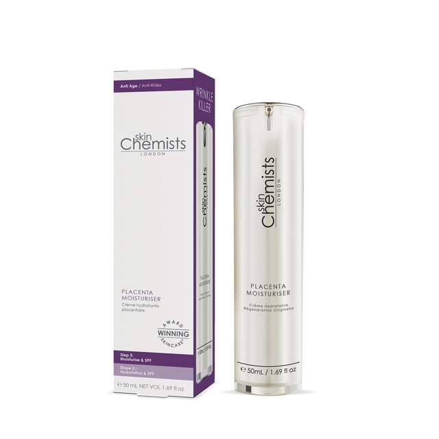 - Fórmula hidratante con ingredientes nutritivos como el aceite de coco y el ácido hialurónico
- Proporciona un cutis sano y radiante
- Alisa y rellena la piel, dejándola hidratada y protegida

skinChemists Placenta Moisturizer es una fórmula hidratante que nutre y revitaliza la piel. Con ingredientes como el aceite de coco, el aceite de semillas de girasol y el ácido hialurónico, favorece un cutis sano y radiante. Esta crema hidratante ayuda a suavizar y rellenar la piel, dejándola hidratada y protegida.