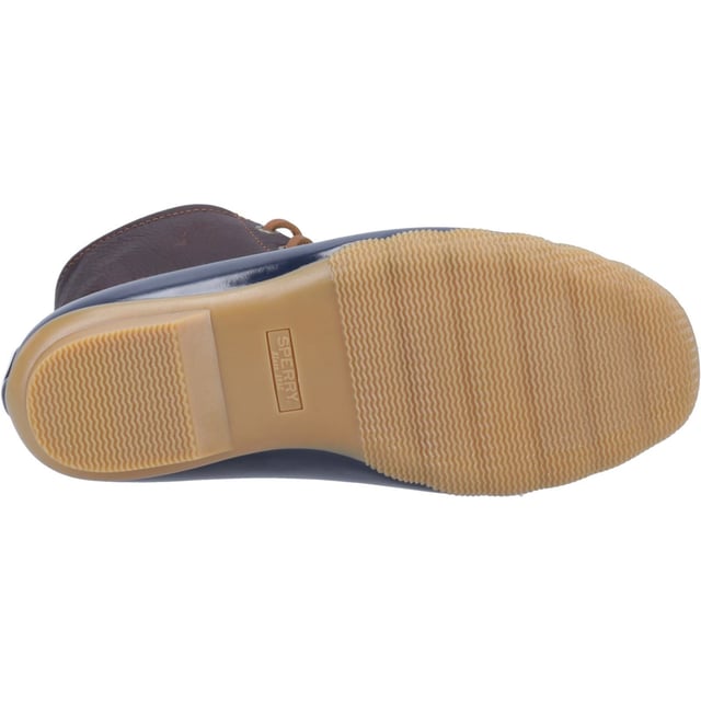 Mit den vielseitigen Sperry Saltwater Duck Boots für Damen können Sie Ihr nächstes Abenteuer in Angriff nehmen, ohne sich Gedanken über das Wetter und das Terrain an Ihrem Zielort machen zu müssen.