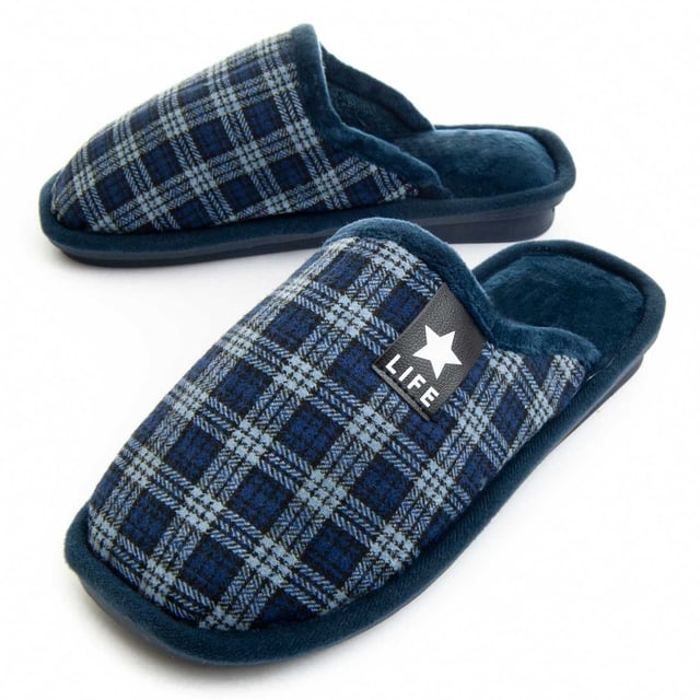 Zapatilla de casa, para mujer. Calce cómodo. Plantilla acolchada. Suela antideslizante. Cosido reforzado. Fabricado por otras marcas para nuestra marca.