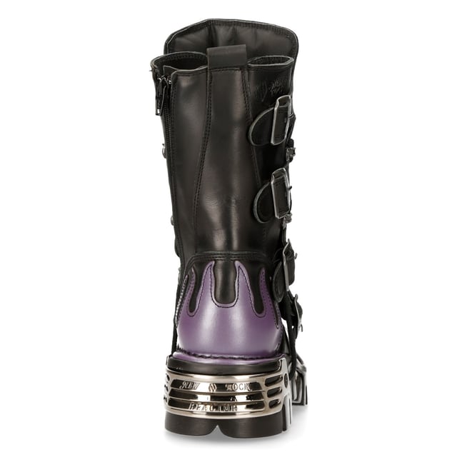 Diese mittelhohen Stiefel sind aus hochwertigem Rindsleder gefertigt und verfügen über eine Qualität, die die jahrzehntelange Erfahrung in der Herstellung von Premium-Schuhen widerspiegelt, die New Rock mit Stolz gesammelt hat. Dieses Paar zeichnet sich durch Flammenakzente aus, die in Lila auf dem Obermaterial aus schwarzem Leder erscheinen und für einen auffälligen, einzigartigen Look sorgen, der Sie sicher von der Masse abhebt. Neben dem Flammendesign gibt es ein metallisches Motiv, das durch die Einführung von Metallschnallen, metallischen Einsätzen in den Sohlen und einem elegant gestalteten, glänzenden New Rock-Logo entsteht. Dies ist nicht nur ein atemberaubend trendiges Stück, sondern mit der zusätzlichen weich gepolsterten Innensohle, dem bequemen Lederfutter und der seitlichen Reißverschlussöffnung erreichen diese Stiefel ein Maß an Komfort, das Lust macht, diese Stiefel in der Mitte der Waden den ganzen Tag anzuziehen. • Hochwertiges Schwarz Obermaterial aus Leder mit violetten Flammenakzenten • 23 cm Schafthöhe mit seitlichem Reißverschluss und Metallschnallen • 6 cm Gummiabsatz und 3 cm Sohle
