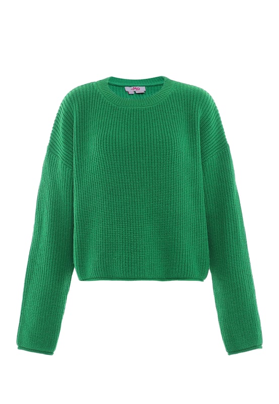 Hier ist ein stilvolles, verkürztes Pullover mit einem strukturierten Strickdesign. Dieses Stück verfügt über einen Rundhalsausschnitt und lange Ärmel, mit gerippten Säumen, Bündchen und Ausschnitt für eine bequeme Passform. Die lockere Körperform bietet Komfort, während die sichtbare Schulternaht eine traditionelle Note hinzufügt.  Pullover Sweater