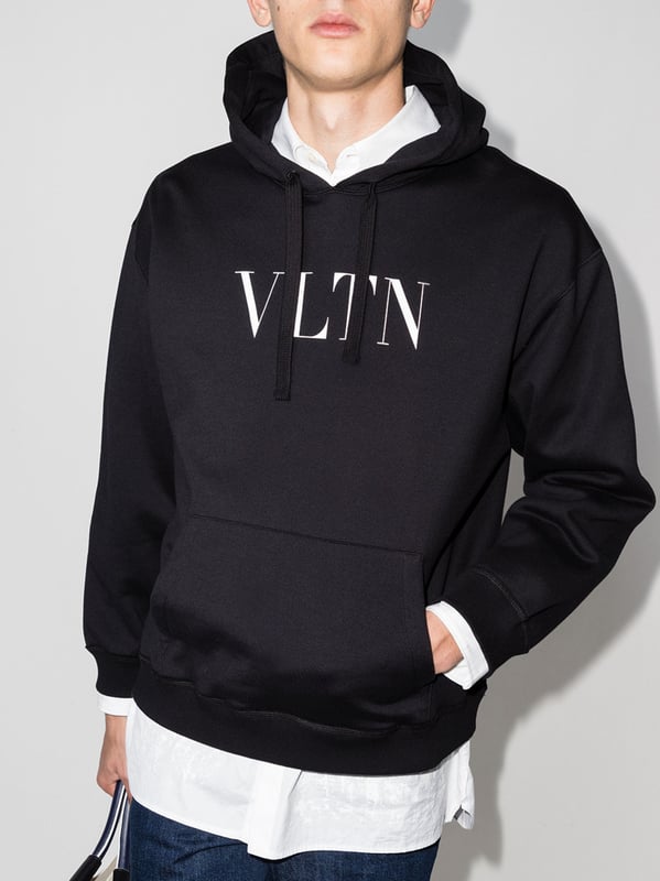 【関税込み】VALENTINO GARAVANI VLTN LOGO HOODIE Valentino VLTN Logo Print Hoodie in Black – DPUS Designer Outlet